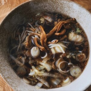 白菜とシメジの醤油ラーメン